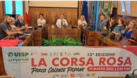 6000 euro donati a sostegno delle donne grazie ai 1300 partecipanti della Corsa Rosa